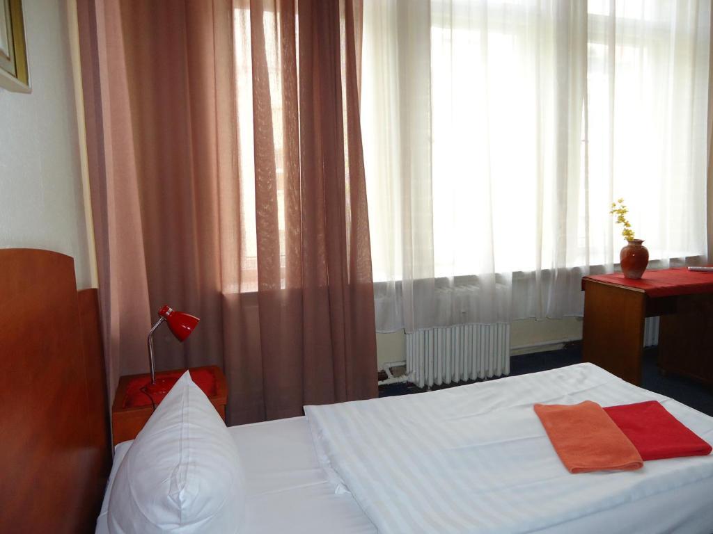 Hotel-Pension Insel Rugen Berlim Quarto foto